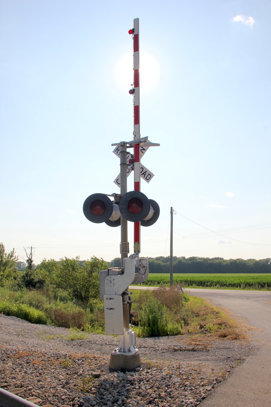 CR 700 N. (Farina, IL)