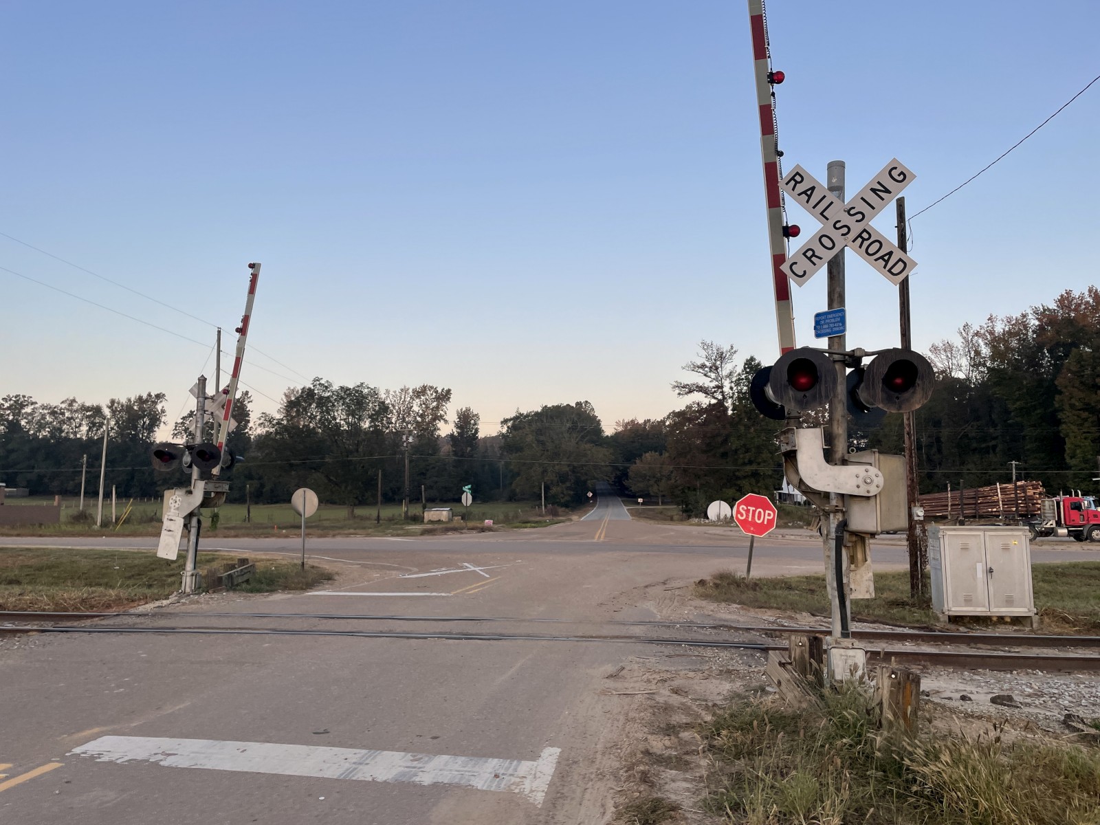 Dividing Ridge Road (Eskridge, MS)